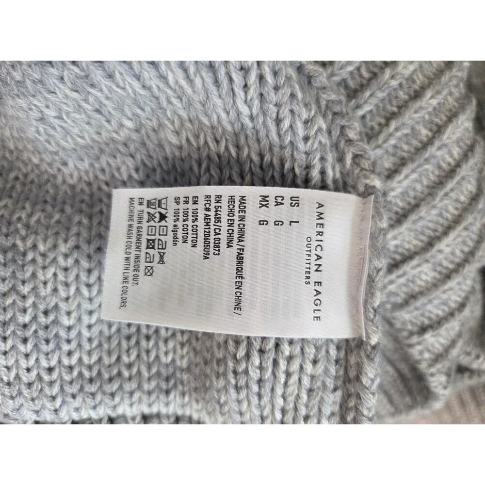 American Eagle Women's Gray V-Neck Knit Sweater NWT Size Large